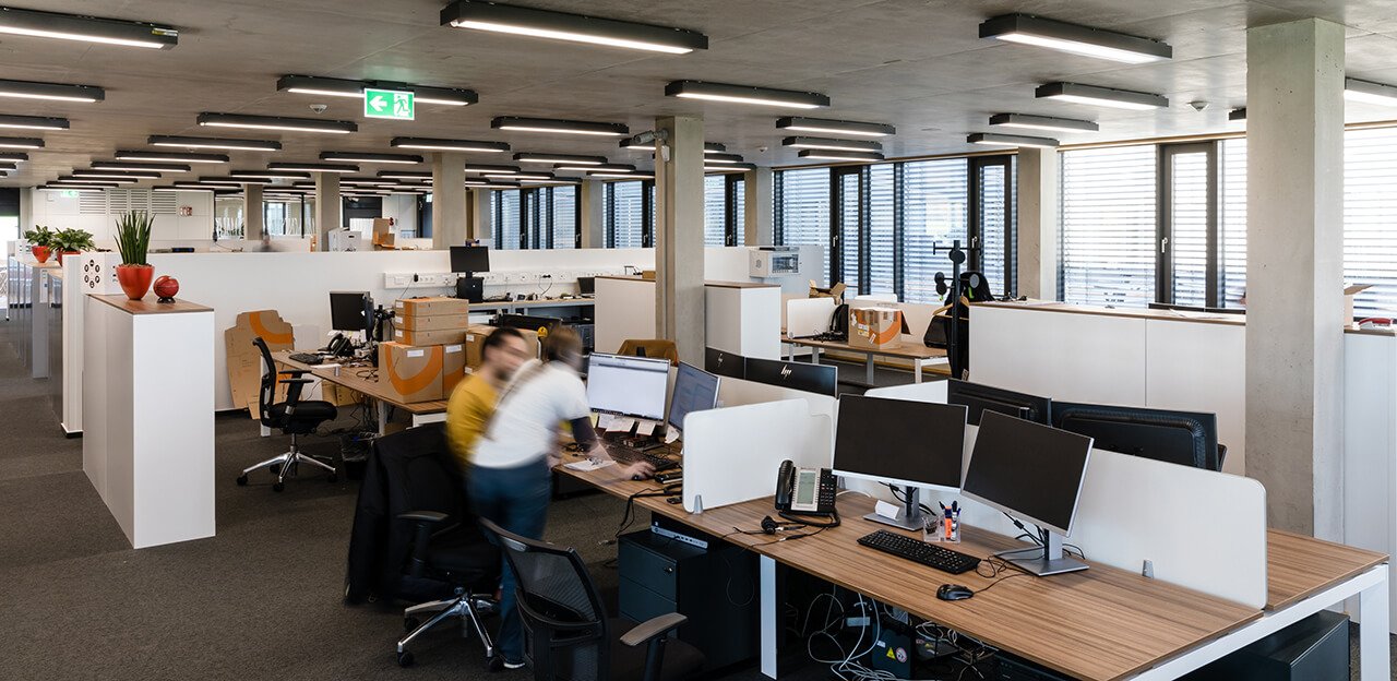 Bannière - Surfaces commerciales, bureaux et halls modulables à louer